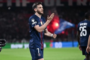 连续8场欧冠淘汰赛不败，巴黎追平里昂的法甲球队纪录